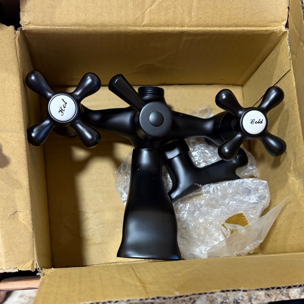 NWT Matte Black Vintage Cross-Handle Bath Faucet - Kingston collection
